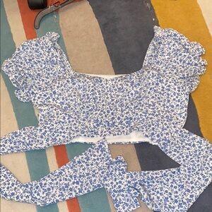 Floral Blue and White Crop Top